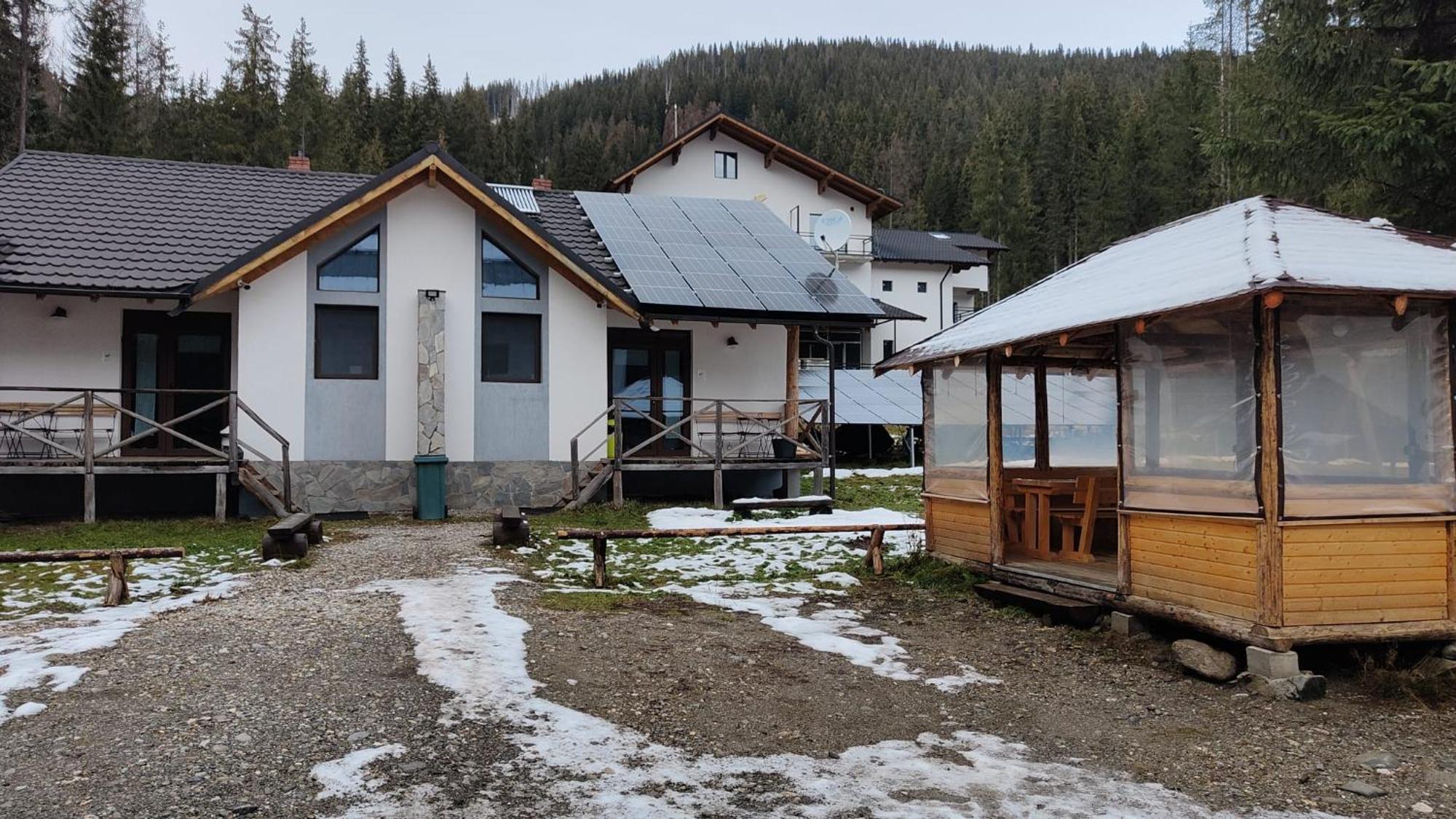 Complex Transalpina Lac فوينياسا المظهر الخارجي الصورة